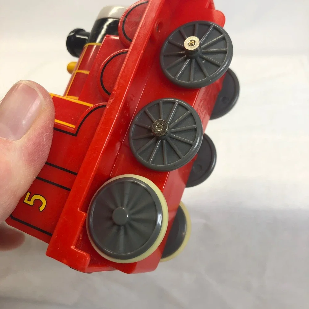 TOMY Thomas and Friends James Train Engine Toy‎ 2004 Pull Back & Go Moving Eyes